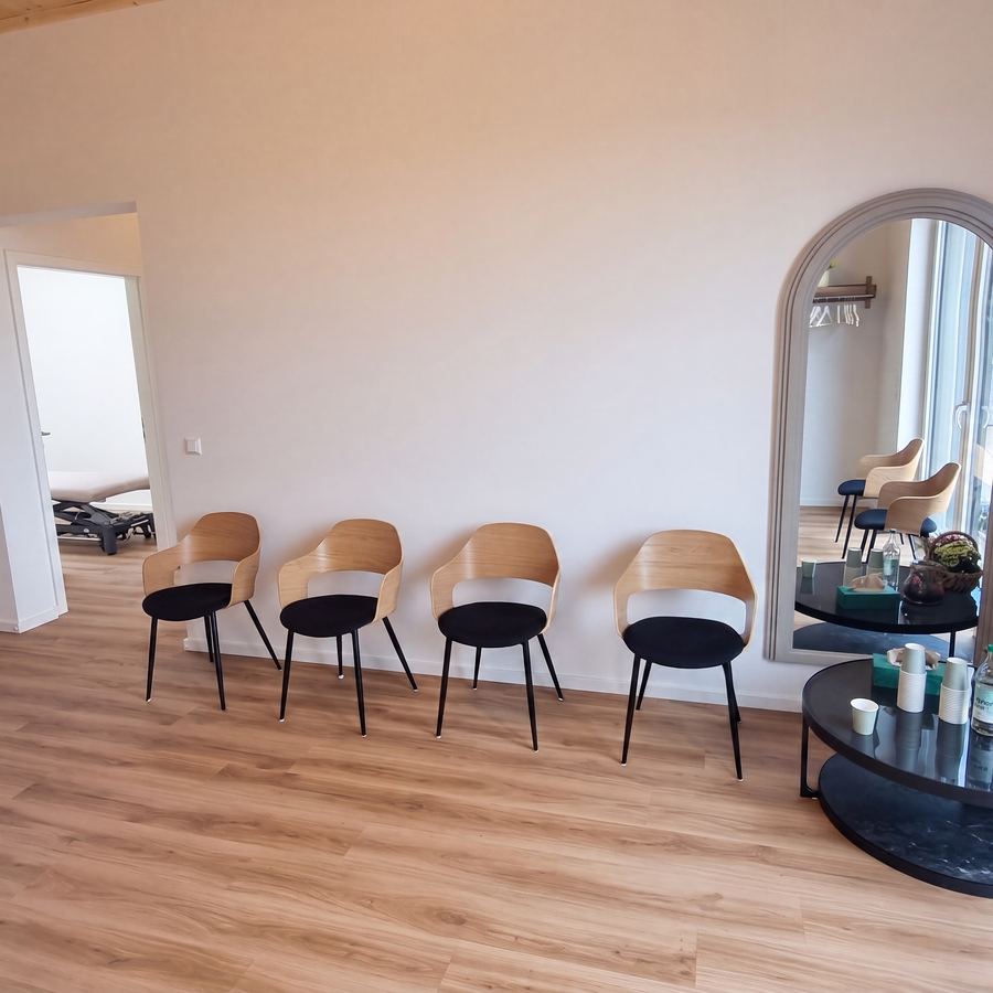 Empfangsbereich mit Blick zur Dachterrasse